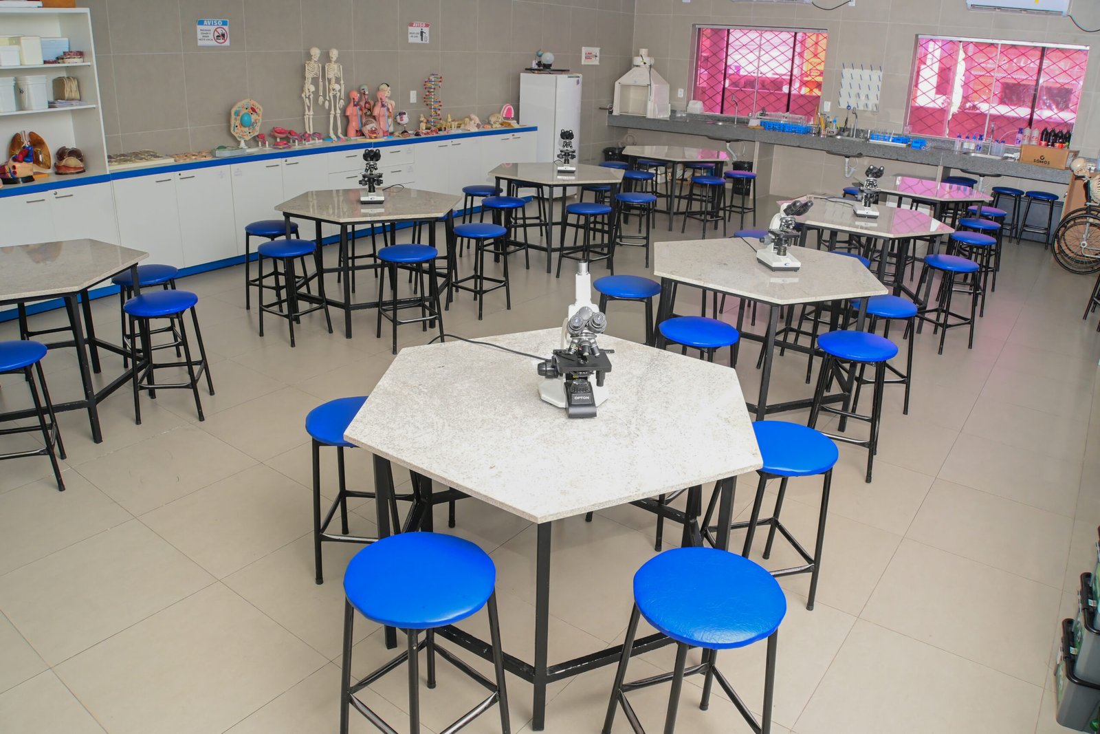 LABORATÓRIO DE CIÊNCIAS
